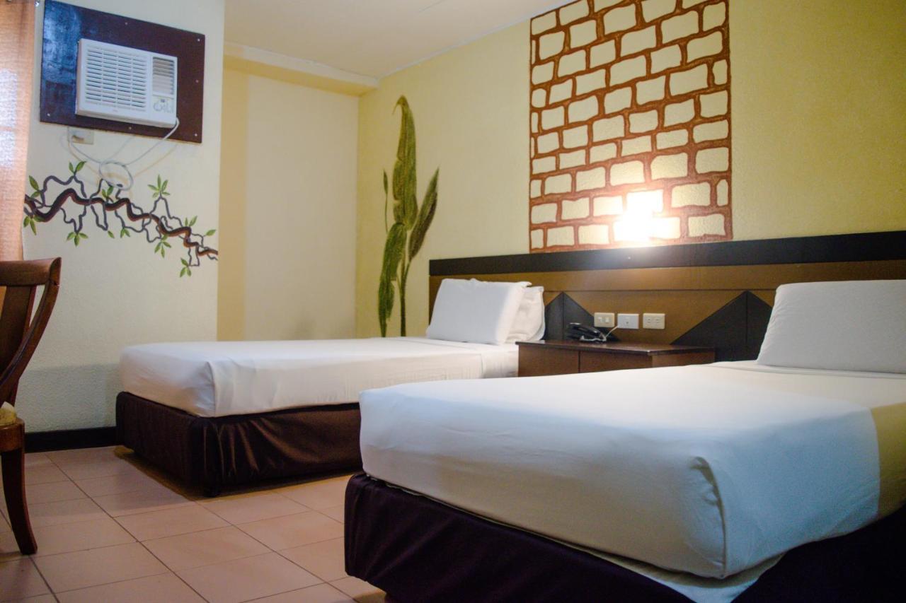 Country Village Hotel Cagayan de Oro Dış mekan fotoğraf