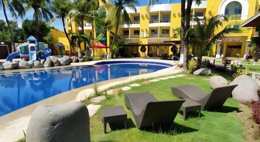 Country Village Hotel Cagayan de Oro Dış mekan fotoğraf